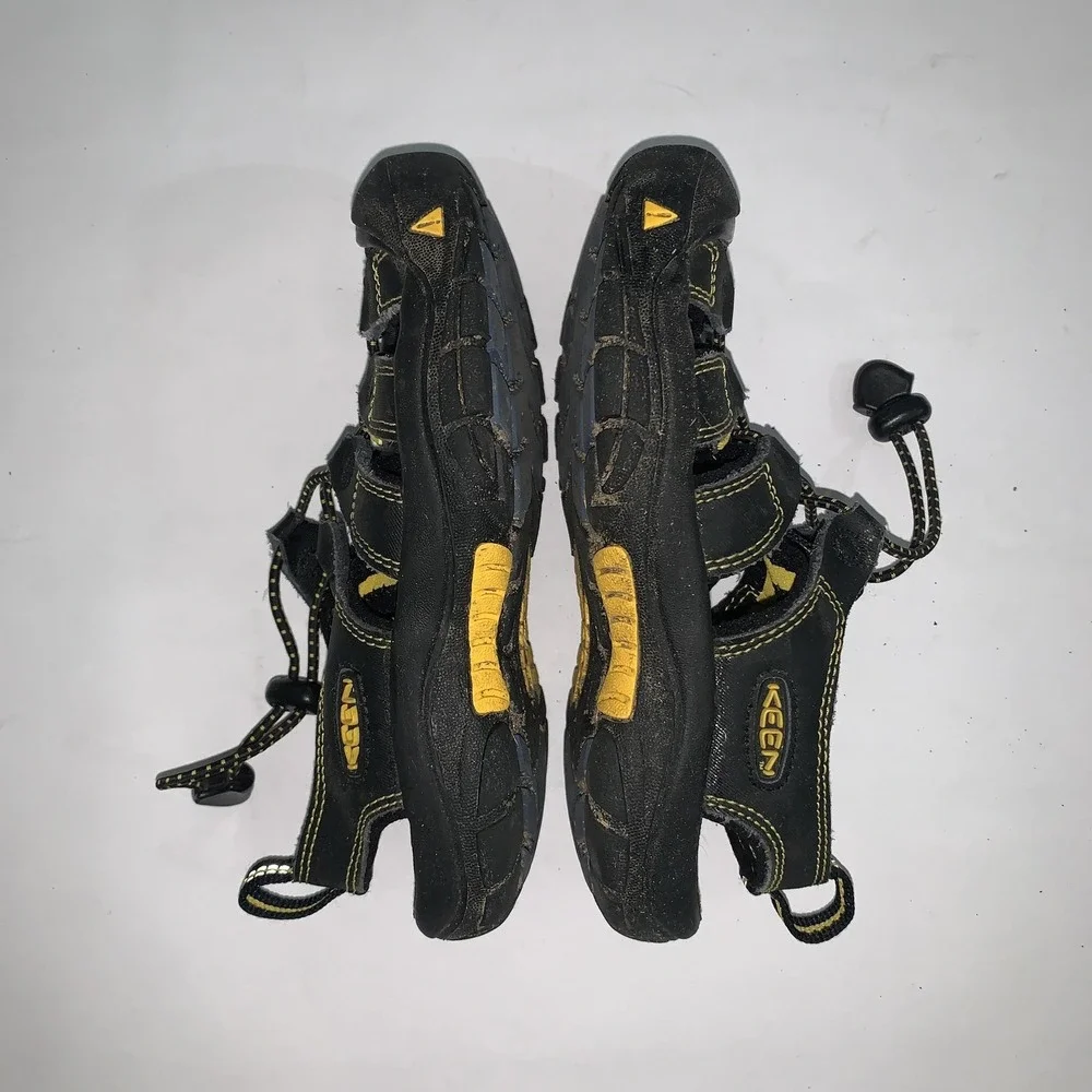 KEEN Newport H2 Sandals Kids 13 Black Fisherman Toe Bumper Bungee Water Hiking